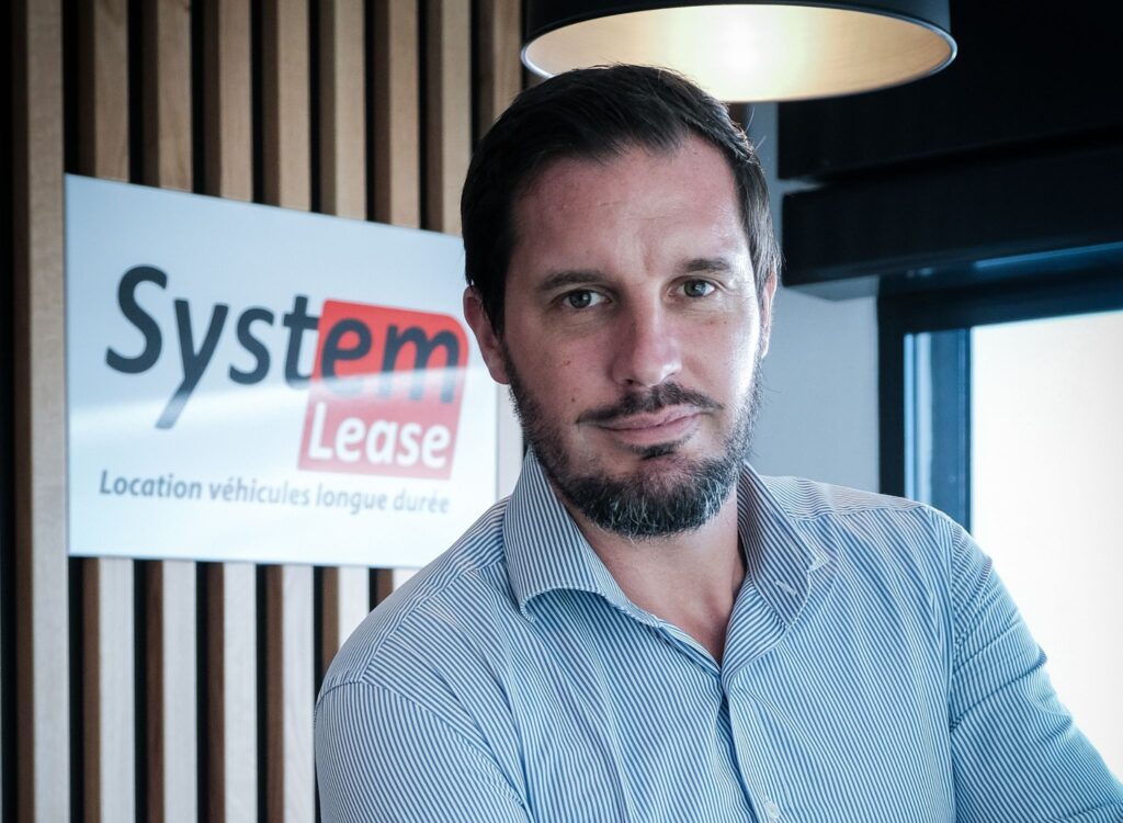 Portrait du directeur de l'agence System Lease Réunion, spécialiste de la location longue durée à La Réunion